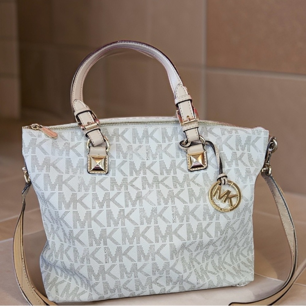 Michael Kors White/Beige Signature Tote with Gold Hardware